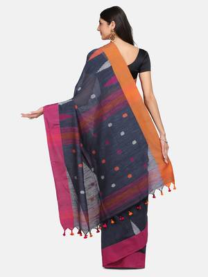 Green woven linen saree with blouse 3