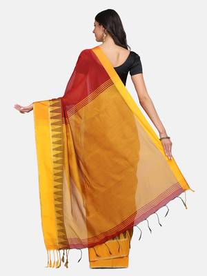 Red plain silk cotton saree with blouse 3