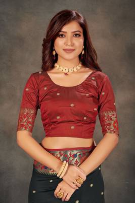 Black woven banarasi silk saree with blouse 4