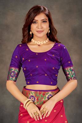 Pink woven banarasi silk saree with blouse 4