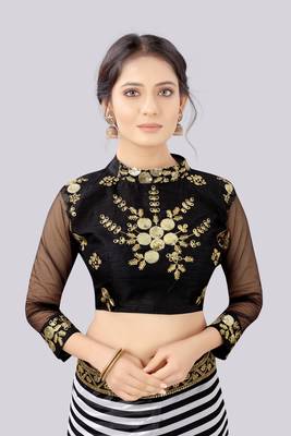 Pink printed georgette saree with blouse 4