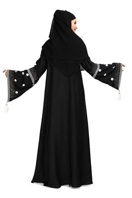 Khadija fashion, simple and sober lite weight burqa and small daisy flower sleeves for girls 2