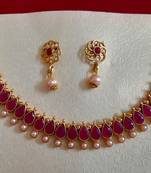 Exclusive Gold Plated Wedding Jewellery white pearls  Red Kundan Choker Necklace  with earrings Set For Women