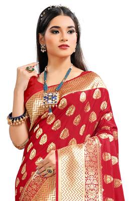 Red woven art silk saree with blouse 3