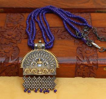 Blue agate necklaces 1