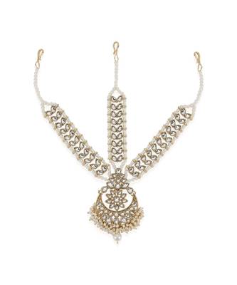 Women Gold Plated & White Kundan & Pearl Embellished Matha Patti 1