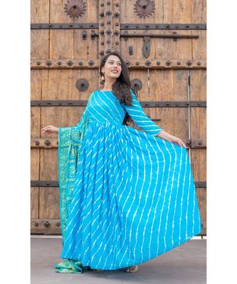 This is upada silk gown with hand tie and die leheriya along with banarsi dupatta 2