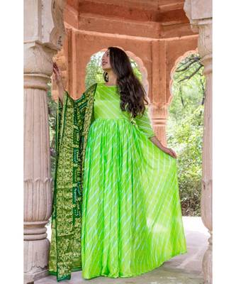 This is upada silk gown with hand tie and die leheriya along with banarsi dupatta 2