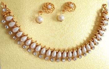 Necklace  Set Ad  White Kundan Simple Look Gold Plated pearls Lightweight Jewelry With Earrings for Women & Girls 1