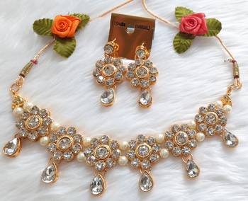 New fashion  Choker Style Ad Stone Pearls Red Necklace  Set  Gold Plated Wedding With matching Earrings 1