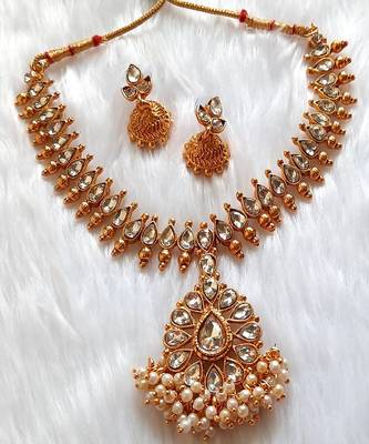 Charming Necklace  Set pearls & White  Stones  Gold Plated With Matching Earrings For Women 1