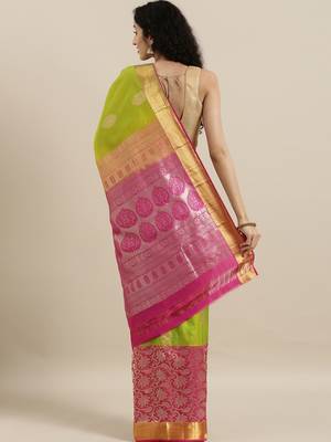Green hand woven kanchipuram silk saree with blouse 3