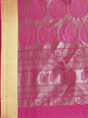 Green hand woven kanchipuram silk saree with blouse 5