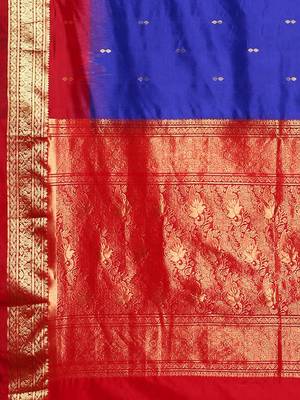 Blue hand woven kanchipuram silk saree with blouse 4
