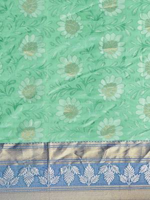 Green hand woven kanchipuram silk saree with blouse 3