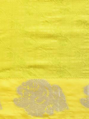 Green hand woven kanchipuram silk saree with blouse 3