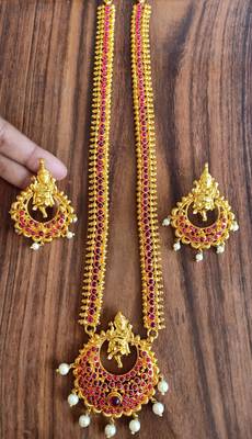 Red agate necklaces 1