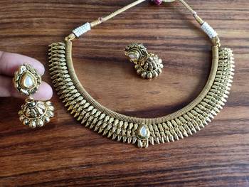 Gold agate necklaces 1