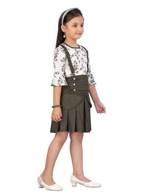 White plain blended cotton girls-top-bottom 2