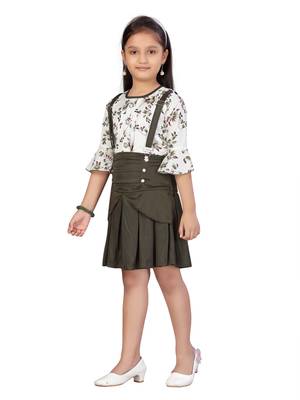 White plain blended cotton girls-top-bottom 3