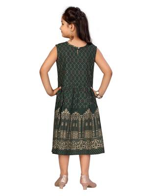 Green printed cotton kids-frocks 4