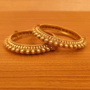 Gold bangles-and-bracelets 1