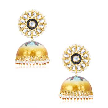 Gold pearl earrings 2