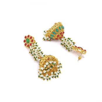Red pearl earrings 3