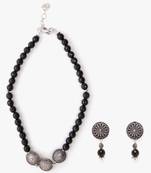Black necklace-sets