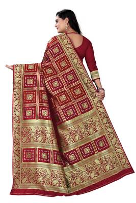 Maroon Zari Woven Banarasi Silk Bandhani Saree With Blouse 3