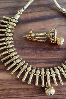 Gold agate necklaces
