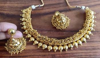 Gold agate necklaces 1