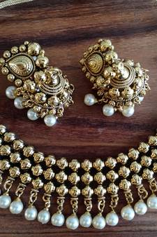 Gold agate necklaces