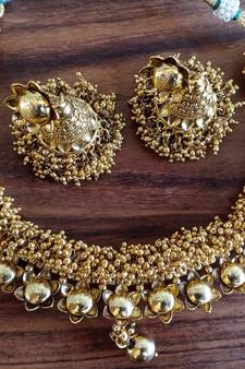Gold agate necklaces