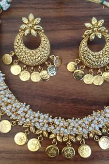 Gold agate necklaces