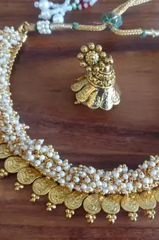 Gold agate necklaces