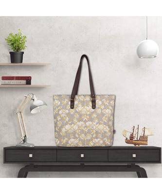 White Lotus Flower Designer Tote Bag 1