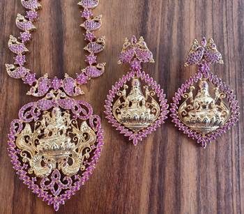 Red agate necklaces 2