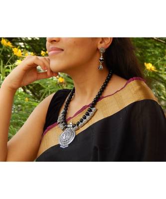 Black necklace-sets 4