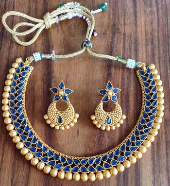Blue agate necklaces 2