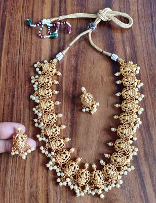 Gold agate necklaces 2