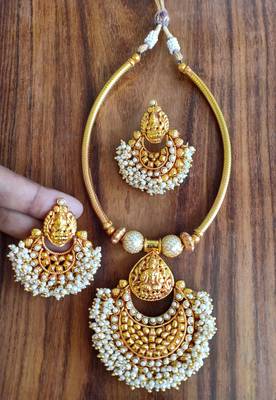 White agate necklaces 2