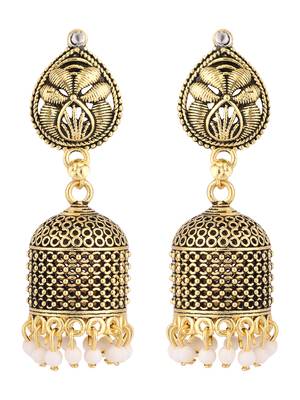 Gold pearl earrings 2