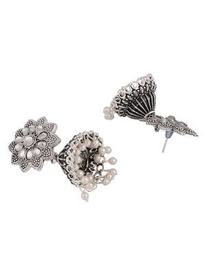 Silver pearl earrings 3