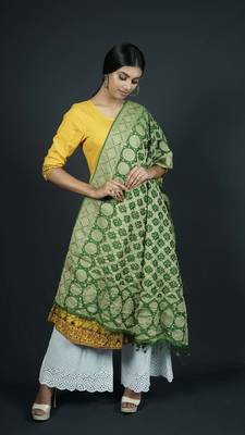 Green Banarasi Cotton Silk bandhej Dupatta 1