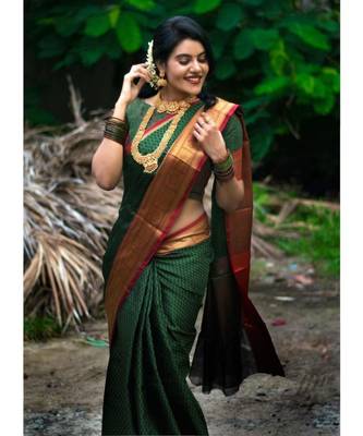 Dark green  jacquard Border Saree With Seprate Blouse 3