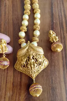 Red agate necklaces