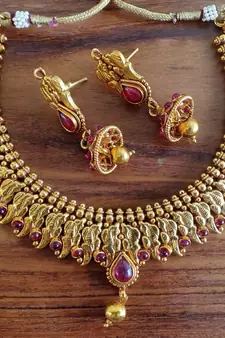 Red agate necklaces