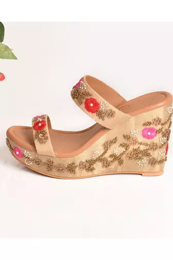 Nude Flower Bloom Embroidered Wedges
