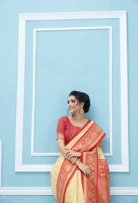 Cream woven banarasi silk saree with blouse 2